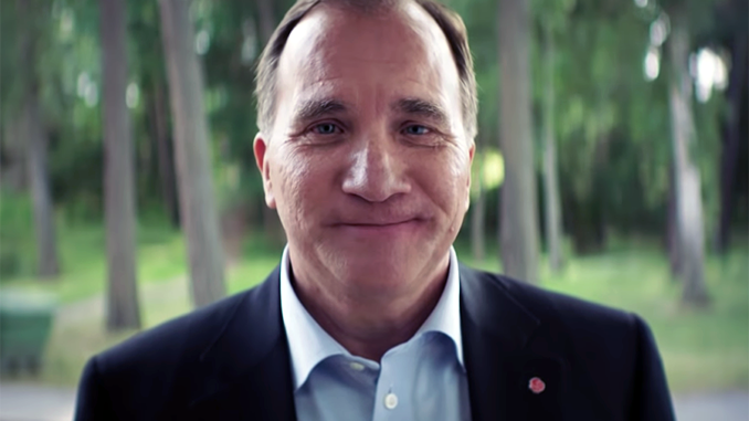 Stefan Löfven köper varmkorv i Socialdemokraternas valfilm 2018. Källa: Socialdemokraterna Stefan Löfven köper varmkorv i Socialdemokraternas valfilm 2018. Källa: Socialdemokraterna